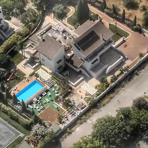 Casa Torre Di Specchio Con Piscina , Bari Italie